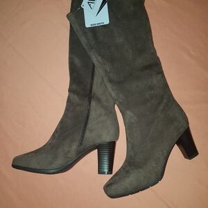 Elegant Brown High Heel Boots